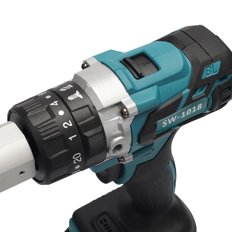 Portable battery-powered wire insulation remover